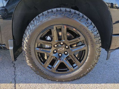 Used 2022 Chevrolet Silverado 1500 Custom image 33