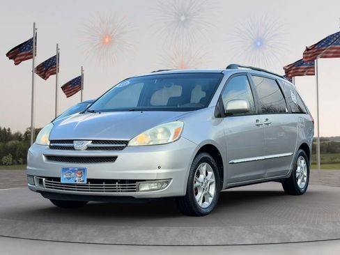 Used 2004 Toyota Sienna XLE Limited image 3