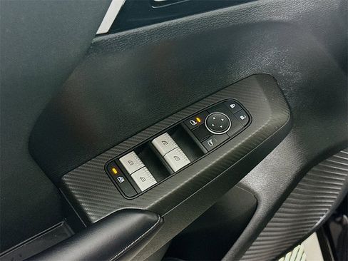 Used 2024 Mitsubishi Outlander ES image 23