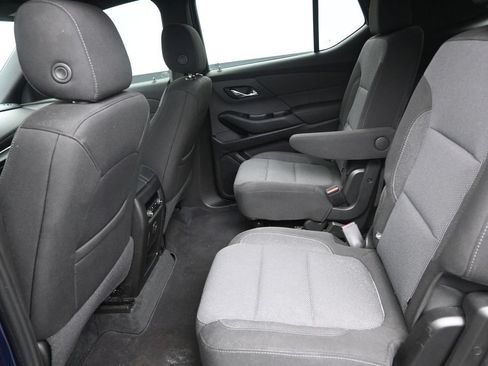 Used 2023 Chevrolet Traverse LT FWD image 14