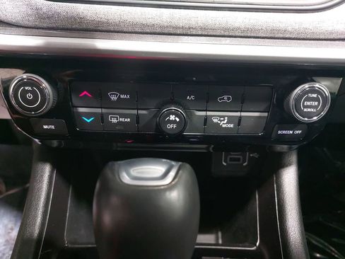 Used 2022 Jeep Compass Latitude image 20