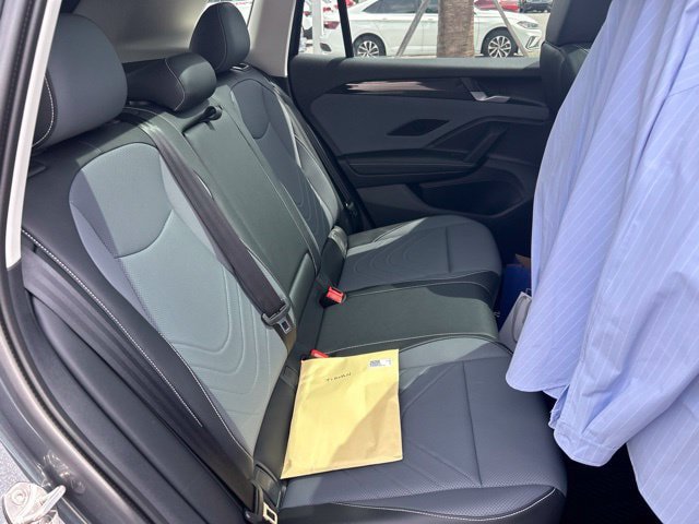 Certified 2026 Volkswagen Tiguan SE w/ Panoramic Sunroof Package FWD image 22