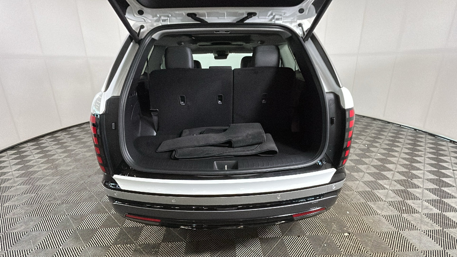 Used 2026 Hyundai Palisade Limited FWD image 33