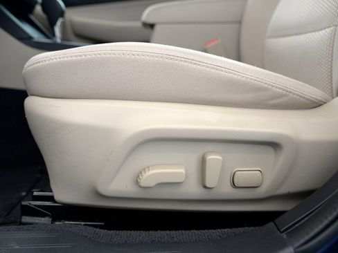 Used 2017 Subaru Outback 2.5i Premium image 16