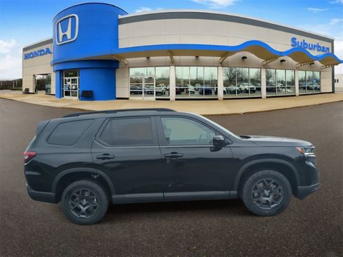 New 2025 Honda Pilot TrailSport image 9