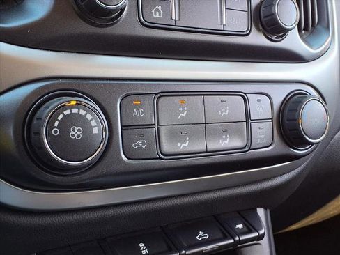 Used 2019 Chevrolet Colorado LT w/ LT Convenience Package image 7