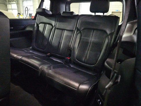 Used 2024 Jeep Wagoneer L Series II w/ Flexible Seating Group AWD/4WD image 11