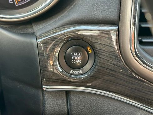 Used 2014 Jeep Grand Cherokee Overland image 34