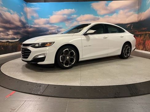 Used 2024 Chevrolet Malibu LT image 3
