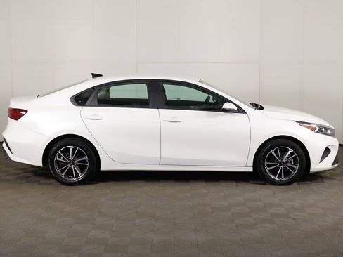 Used 2024 Kia Forte LXS w/ LXS Technology Package FWD image 17