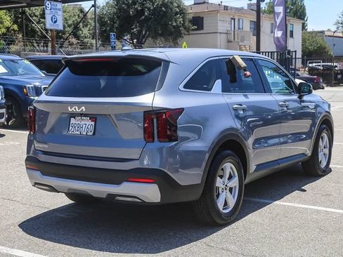 Certified 2025 Kia Sorento LX FWD image 10