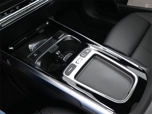 New 2026 Mercedes-Benz GLB 250 image 31