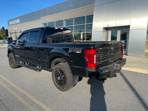 Certified 2022 Ford F250 Lariat w/ Black Appearance Pkg AWD/4WD image 3