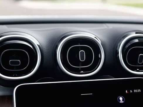 New 2026 Mercedes-Benz C 300 4MATIC Sedan image 16