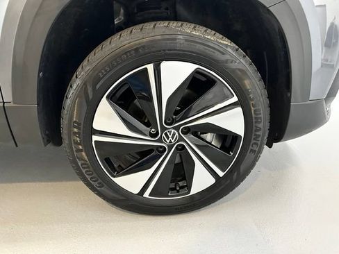 Used 2023 Volkswagen Taos SE w/ Panoramic Sunroof Package AWD/4WD image 14