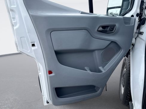 Used 2017 Ford Transit 150 XL image 9