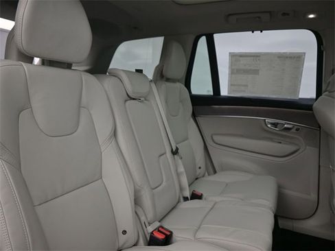 New 2026 Volvo XC90 B6 Ultra image 34