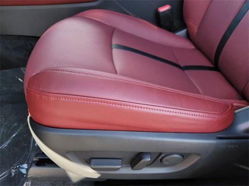 New 2025 MAZDA CX-70 Plug-In Hybrid w/ Premium Plus image 13