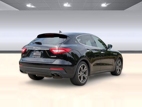 Used 2018 Maserati Levante AWD/4WD image 9