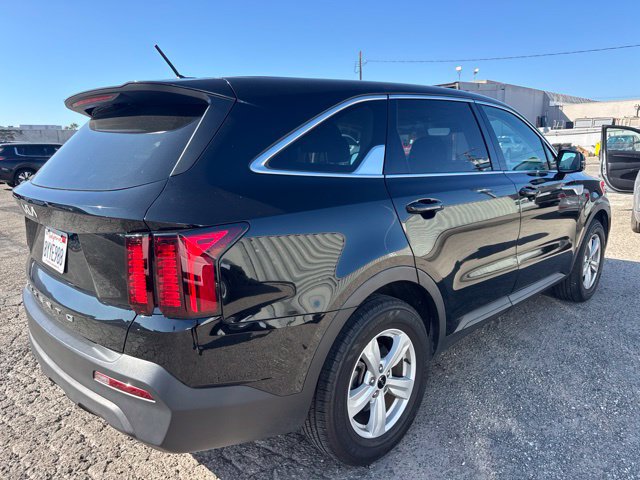 Used 2022 Kia Sorento LX FWD image 5