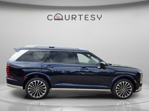 New 2026 Hyundai Palisade Calligraphy FWD image 6