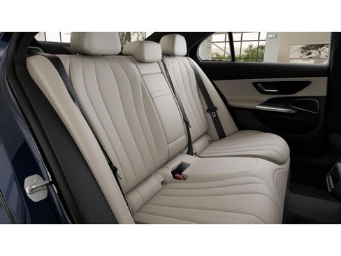 New 2026 Mercedes-Benz E 350 4MATIC Sedan image 5