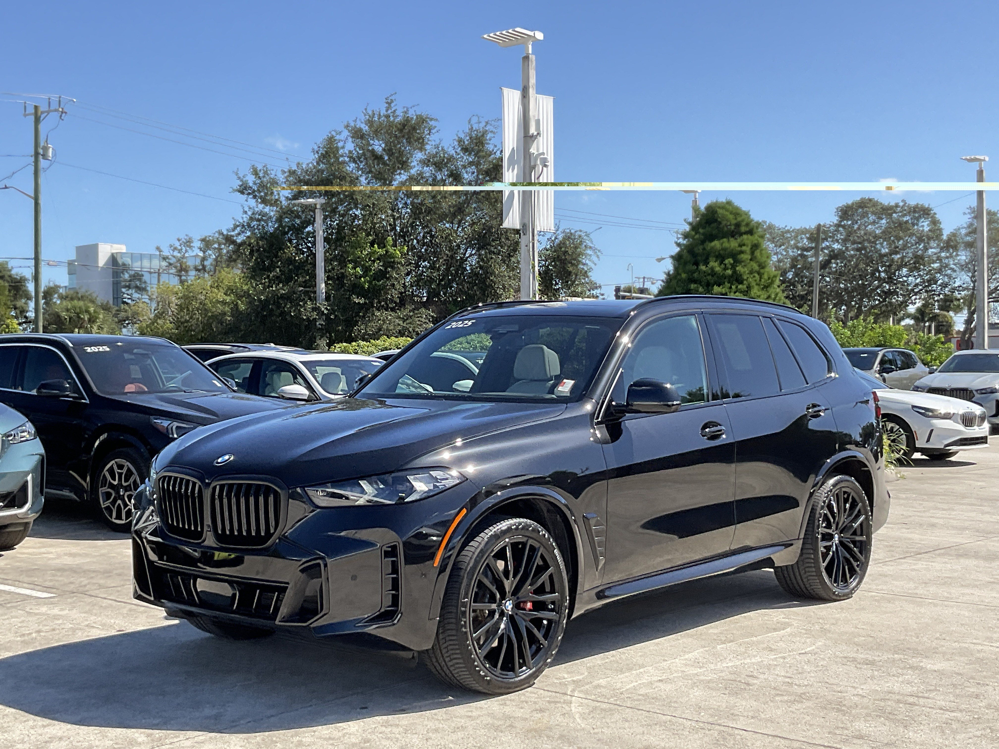 Certified 2025 BMW X5 sDrive40i w/ M Sport Package RWD image 3