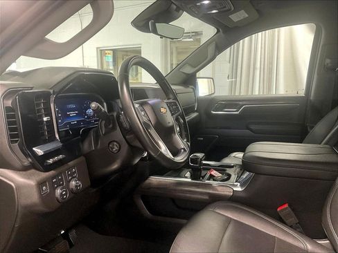 Used 2024 Chevrolet Silverado 1500 LTZ w/ Technology Package AWD/4WD image 8