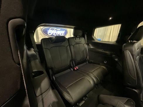 Used 2024 Jeep Grand Cherokee L Overland AWD/4WD image 18