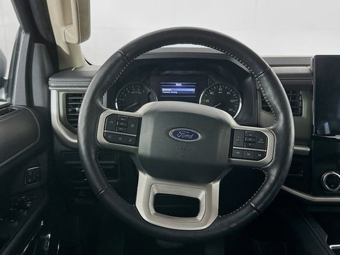 Used 2024 Ford Expedition XLT image 18