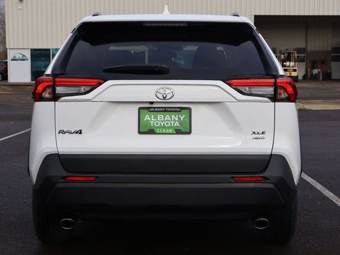 New 2025 Toyota RAV4 XLE w/ Convenience Package image 5