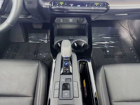 Used 2024 Toyota Prius Limited image 40