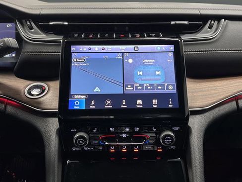 Used 2024 Jeep Grand Cherokee L Summit image 9