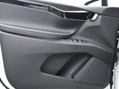 Used 2018 Tesla Model X 75D image 9