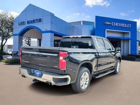 Used 2022 Chevrolet Silverado 1500 LTZ w/ LTZ Premium Package AWD/4WD image 3