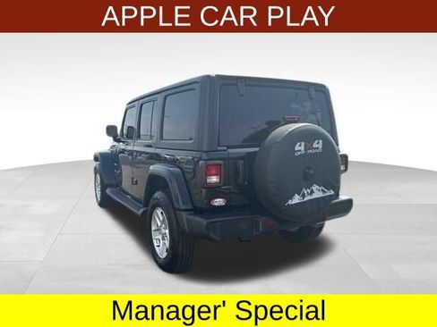 Used 2021 Jeep Wrangler Unlimited Sahara AWD/4WD image 5