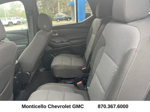 Used 2023 Chevrolet Traverse LT image 24