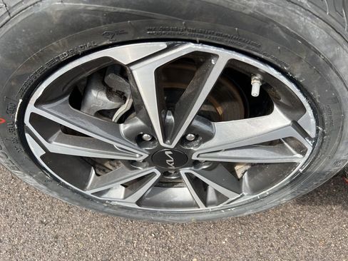 Certified 2023 Kia Forte LXS image 37