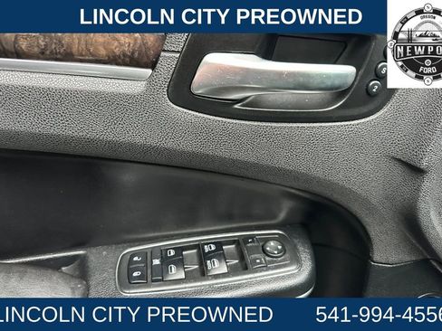 Used 2018 Chrysler 300 Limited image 10