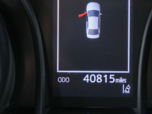 Used 2024 Toyota Camry SE FWD image 13