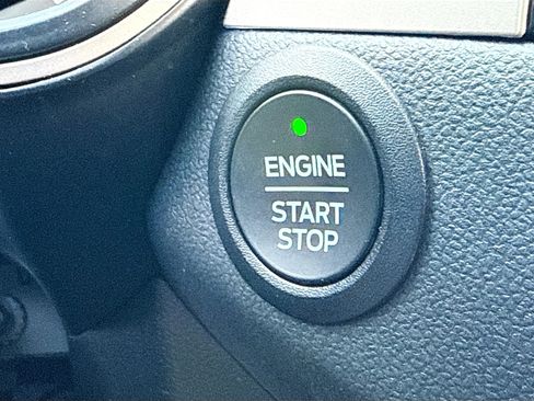 Used 2022 Ford Escape SE w/ Cold Weather Package AWD/4WD image 9