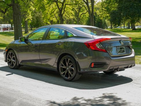 Used 2019 Honda Civic Sport image 7
