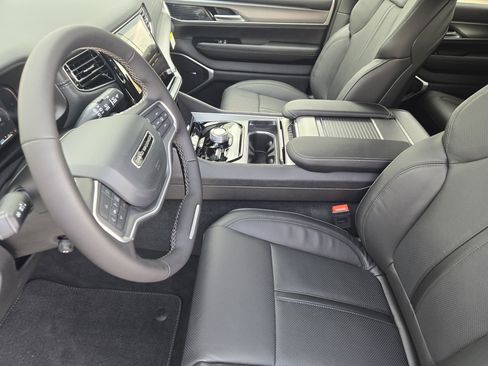 New 2026 Jeep Grand Wagoneer 4WD image 10