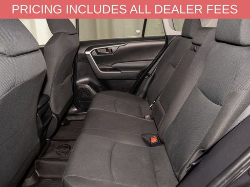 Used 2021 Toyota RAV4 LE AWD/4WD image 7
