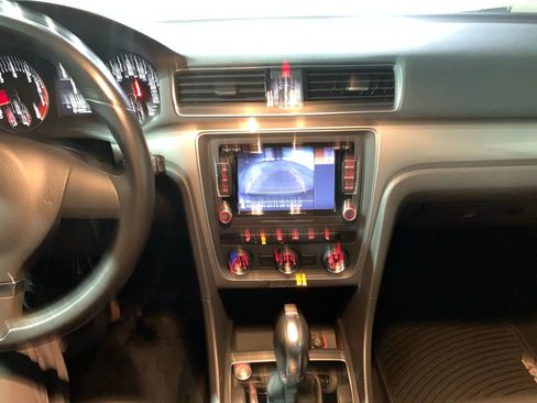 Used 2015 Volkswagen Passat 1.8T Limited Edition image 18