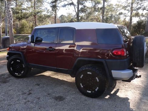 Used 2011 Toyota FJ Cruiser 2WD w/ Convenience Pkg image 8