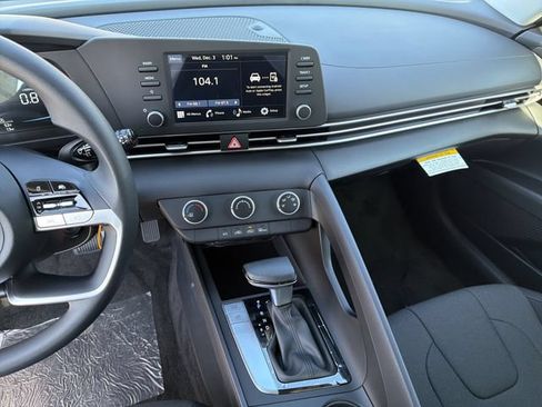 New 2026 Hyundai Elantra SE FWD image 29