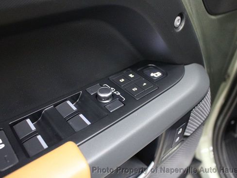 Used 2022 Land Rover Defender 110 X AWD/4WD image 10