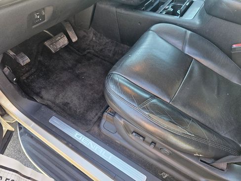 Used 2014 GMC Yukon XL Denali image 29