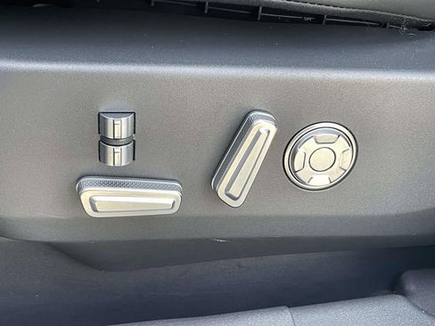 Used 2025 Lincoln Nautilus Reserve image 7